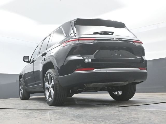 Used 2023 Jeep Grand Cherokee Limited AWD/4WD image 25