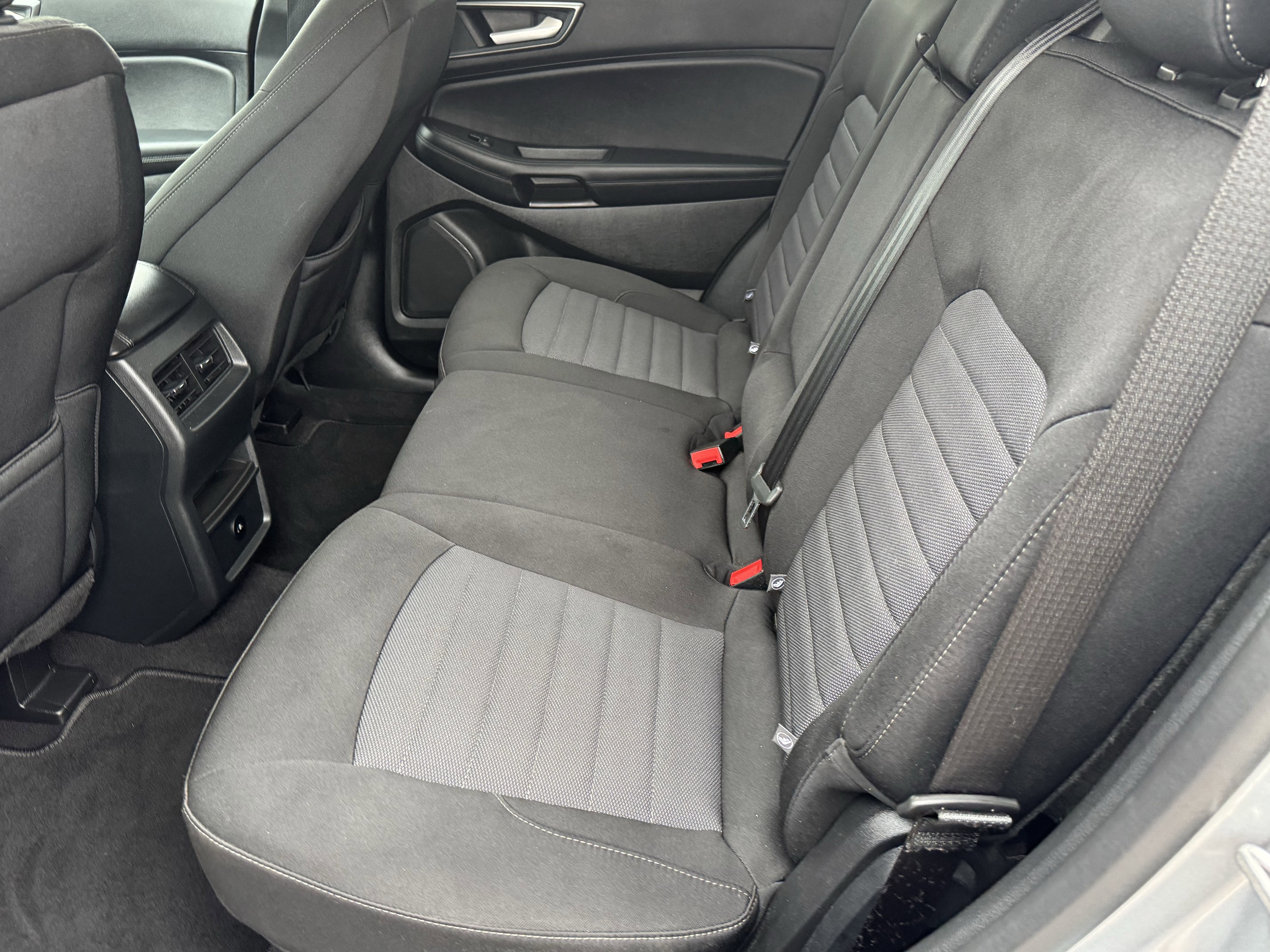 Certified 2024 Ford Edge SE image 11