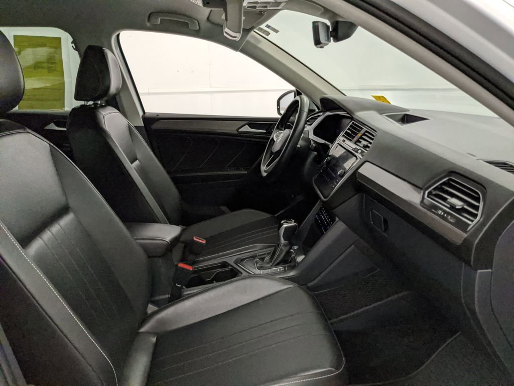Used 2022 Volkswagen Tiguan SE image 27