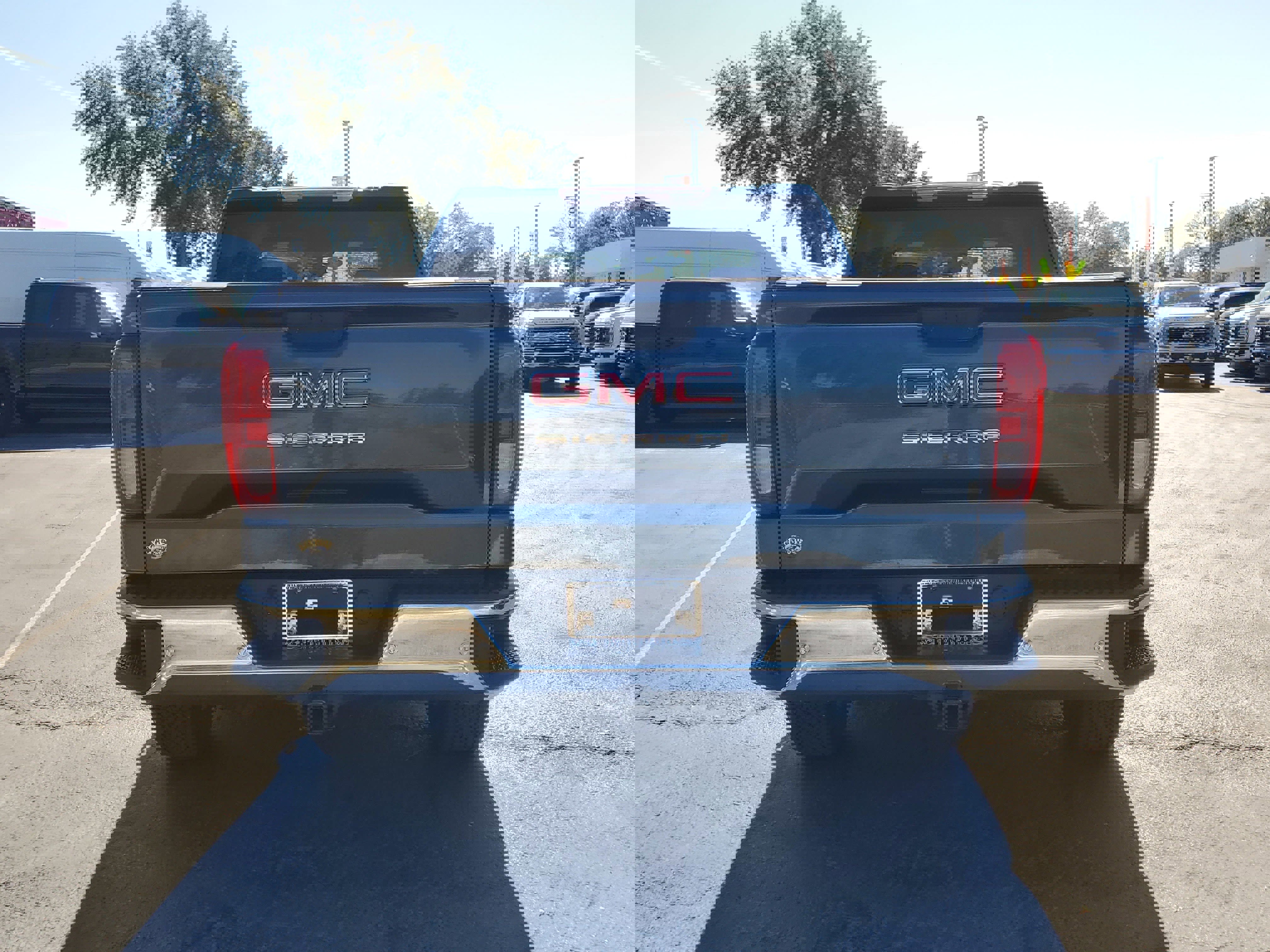 Used 2020 GMC Sierra 1500 w/ Sierra Value Package image 2