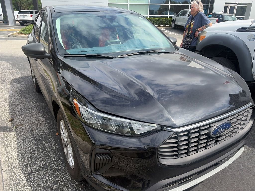 Certified 2024 Ford Escape Active FWD image 3