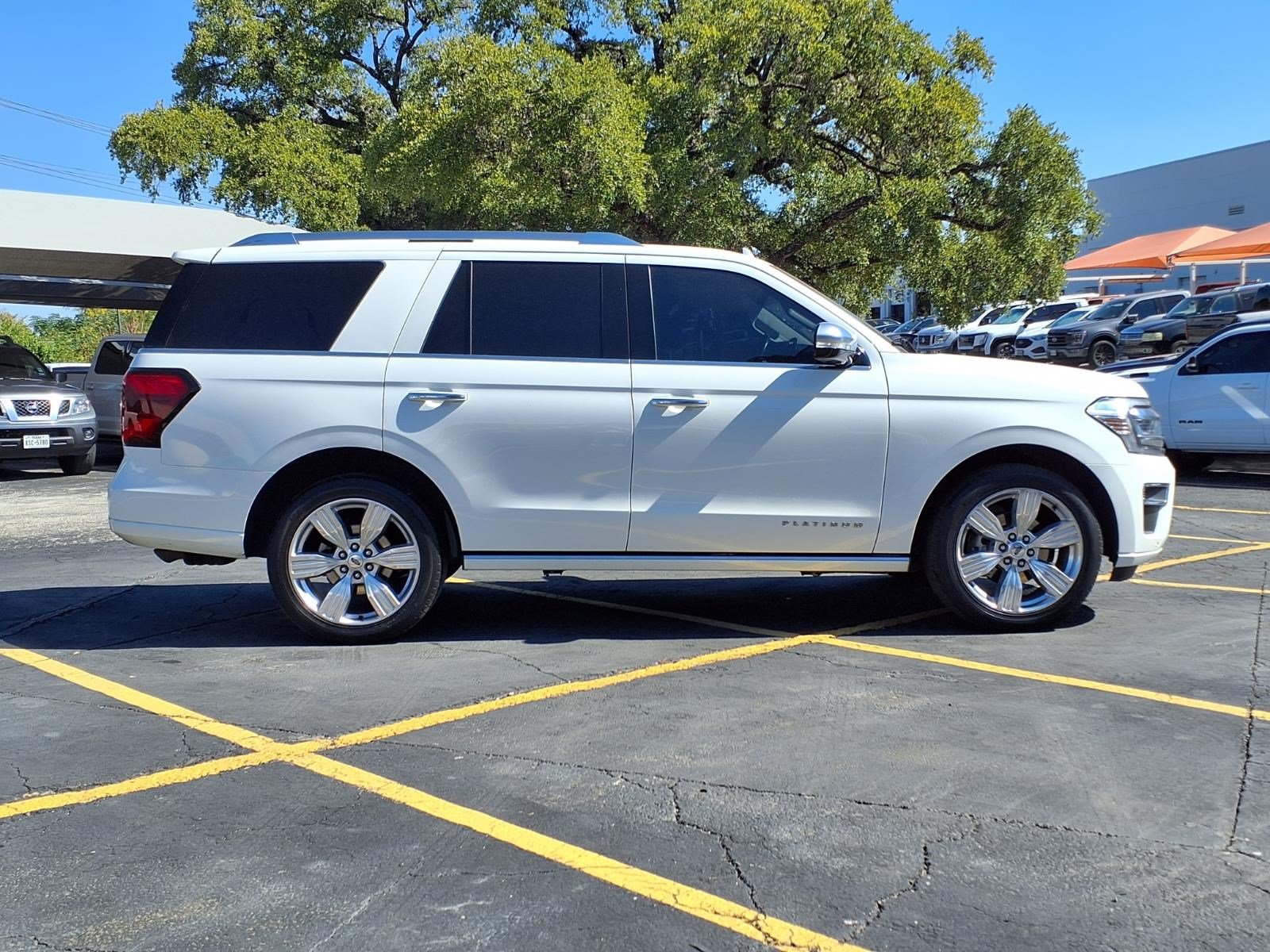 Certified 2023 Ford Expedition Platinum RWD image 5