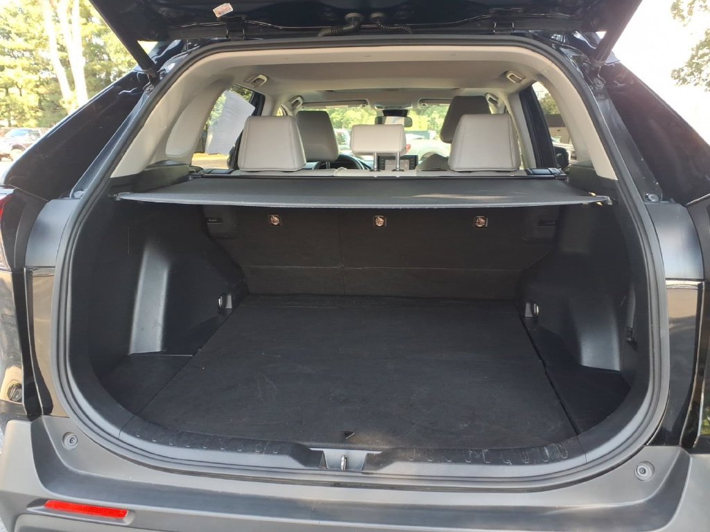 Used 2022 Toyota RAV4 XLE Premium AWD/4WD image 13