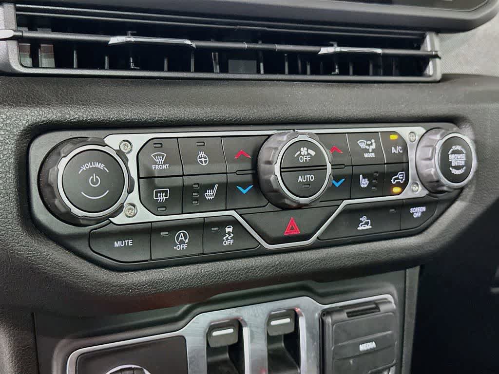 Used 2025 Jeep Wrangler Sport AWD/4WD image 17
