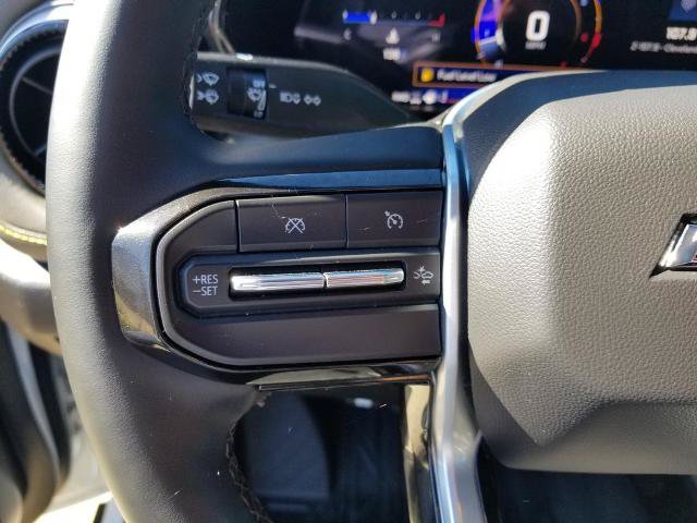 Used 2025 Chevrolet Colorado ZR2 w/ Technology Package AWD/4WD image 21