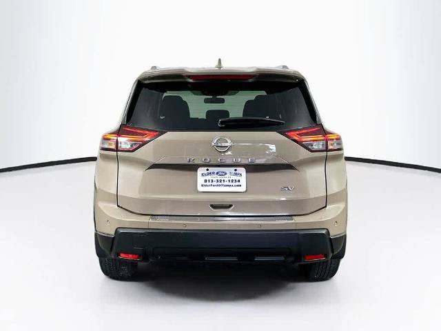 Used 2024 Nissan Rogue SV w/ SV Premium Package FWD image 5