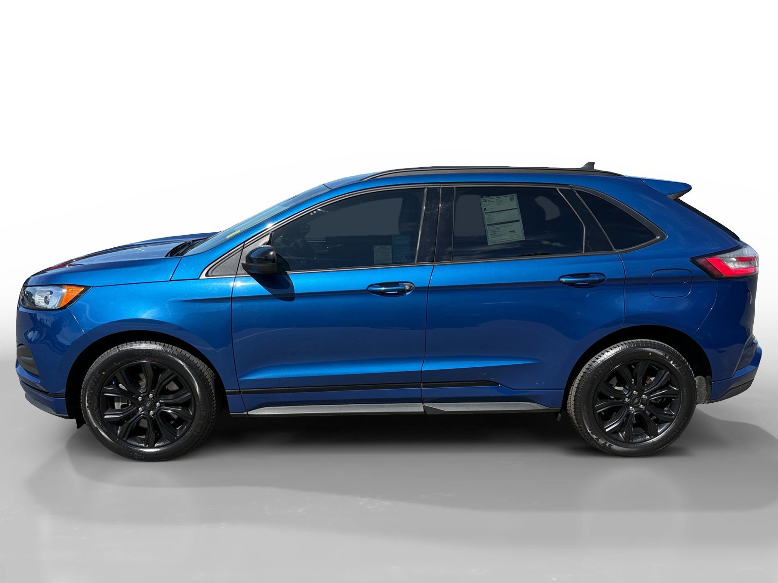 Certified 2024 Ford Edge SE w/ Black Appearance Package image 6