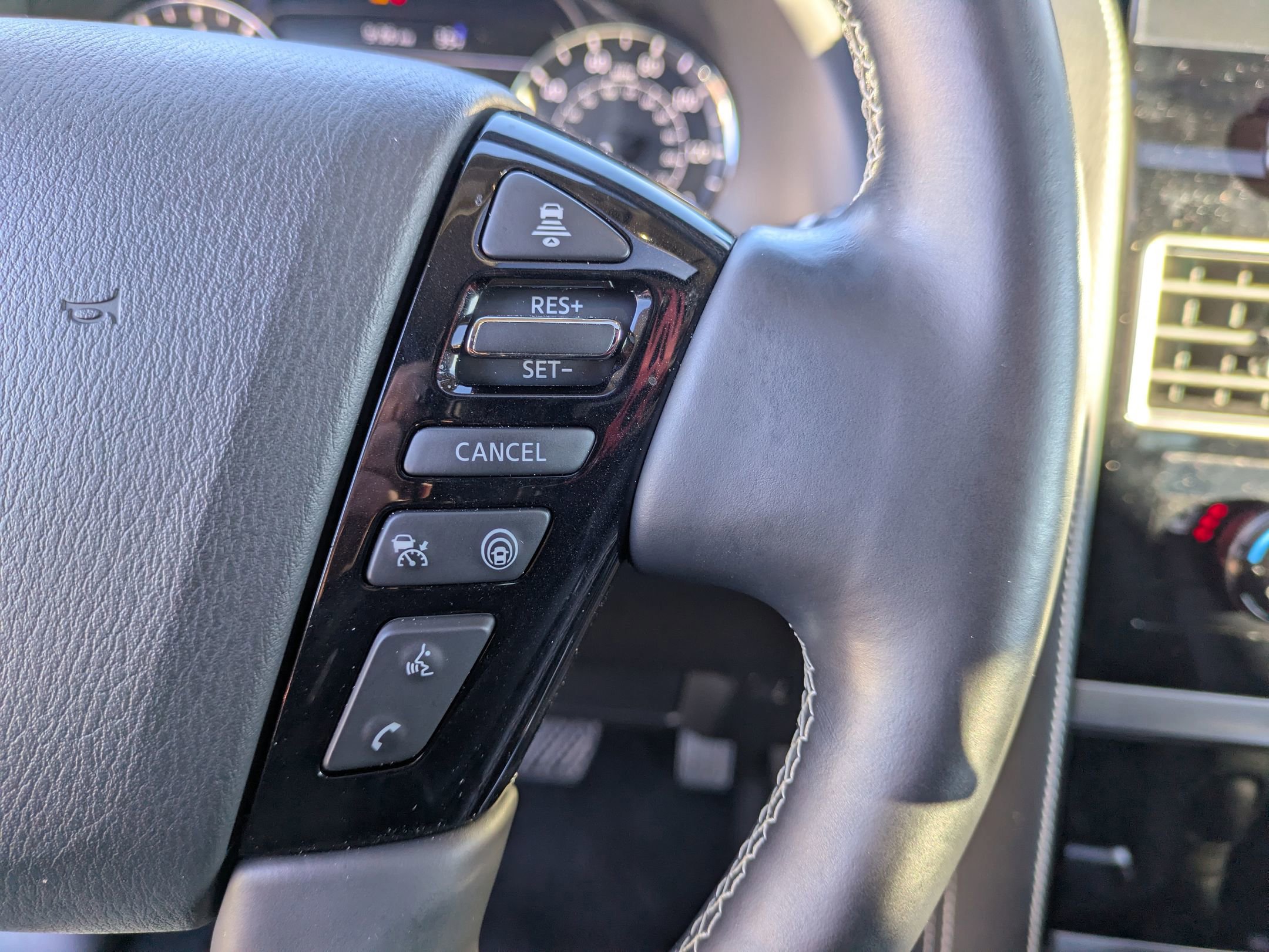 Used 2023 INFINITI QX80 Premium Select w/ Cargo Package image 19