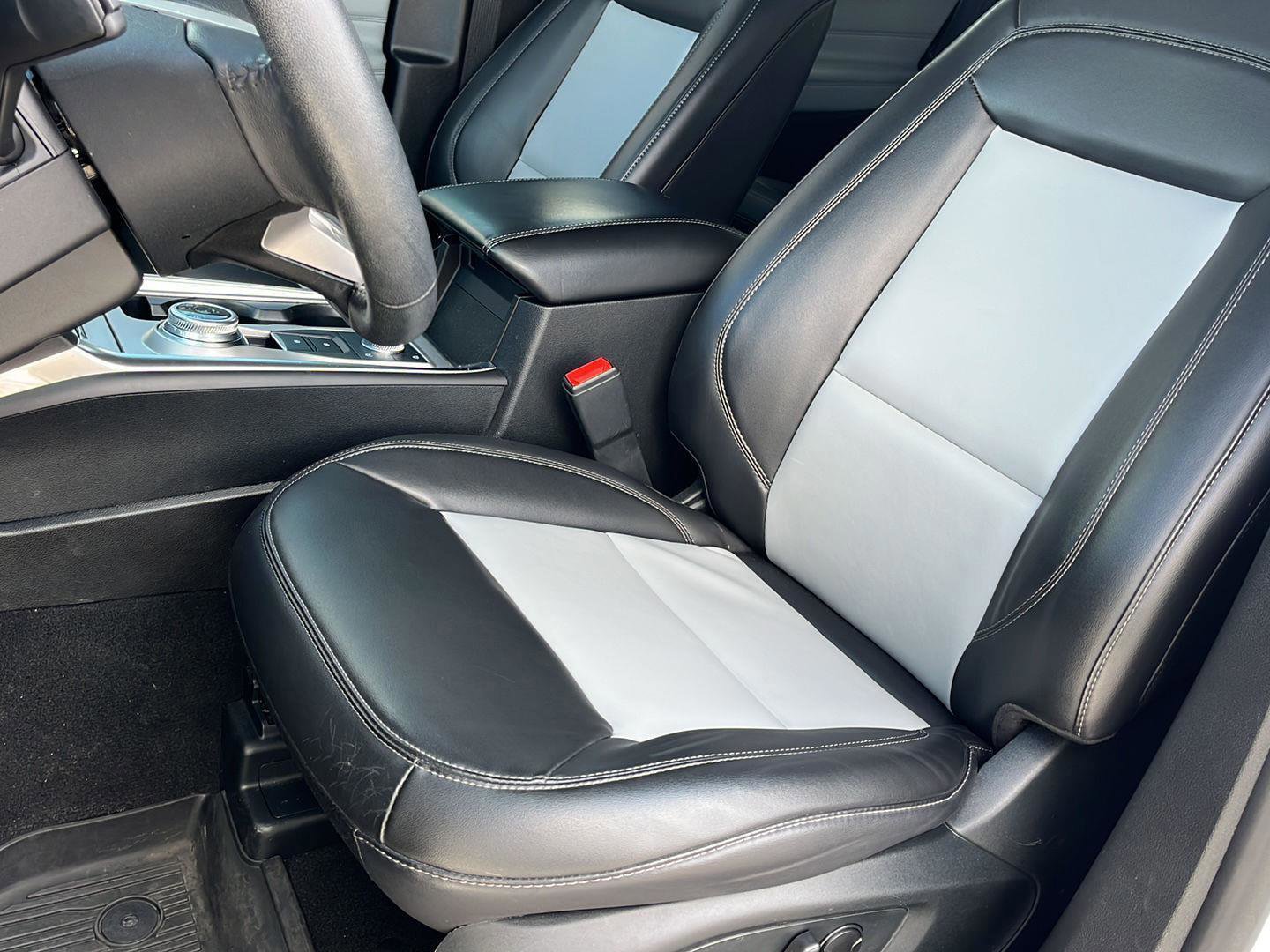 Certified 2023 Ford Explorer XLT w/ Equipment Group 202A image 13