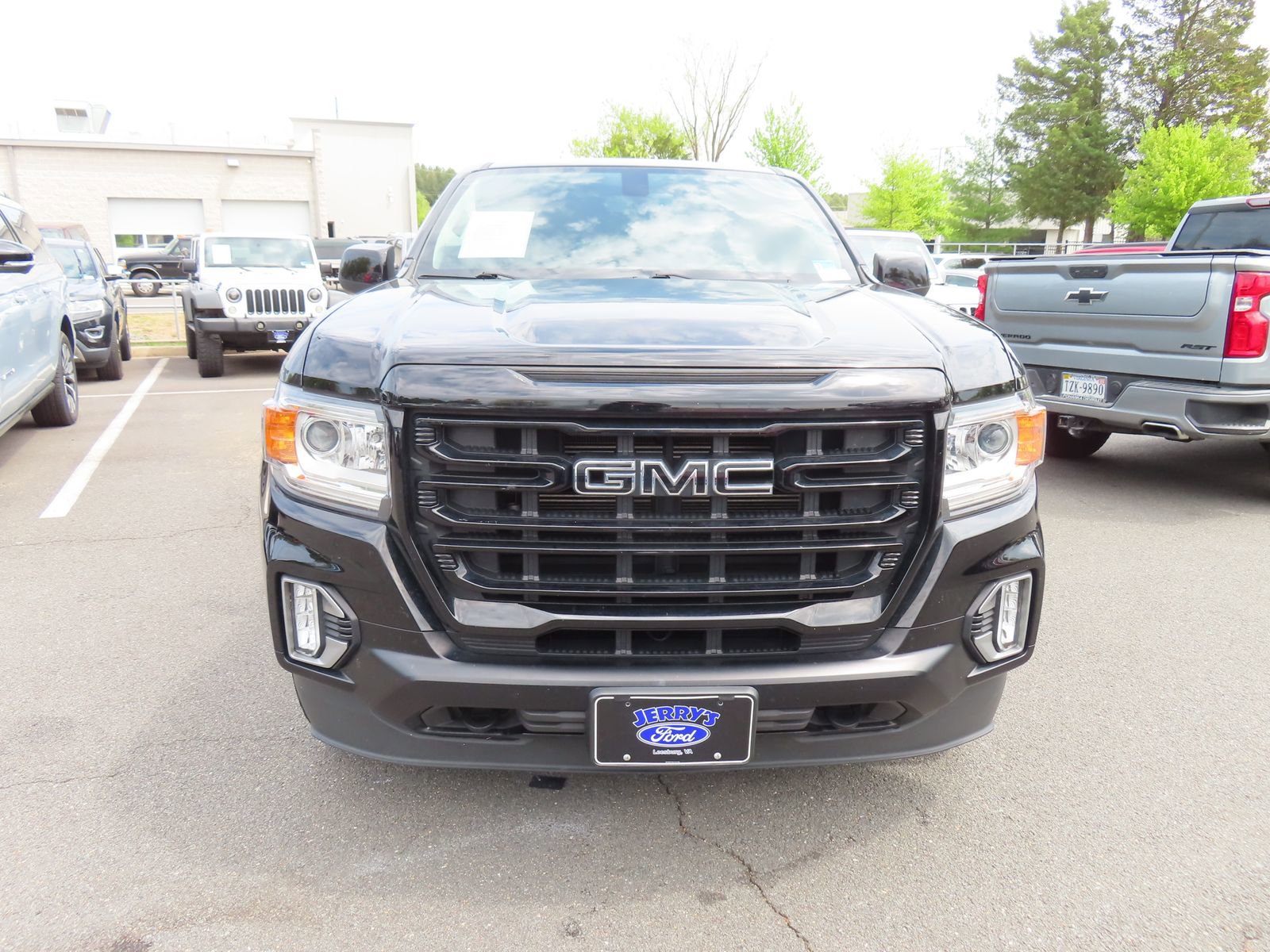 Used 2022 GMC Canyon Elevation w/ Elevation Premium Package AWD/4WD image 2