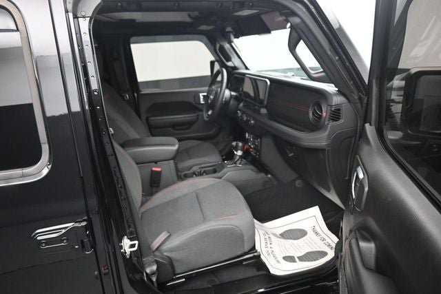 Used 2024 Jeep Gladiator Rubicon w/ Technology Group AWD/4WD image 13