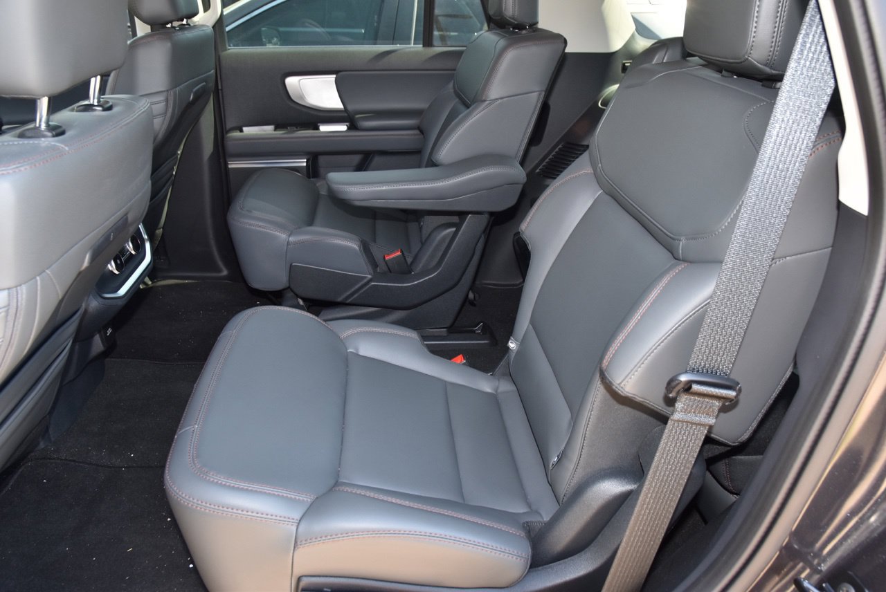 Certified 2025 Ford Expedition Active RWD image 11