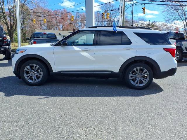 Certified 2022 Ford Explorer XLT w/ Equipment Group 202A image 6