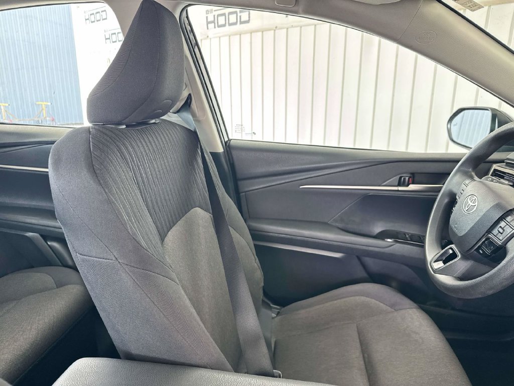Used 2025 Toyota Camry LE FWD image 14