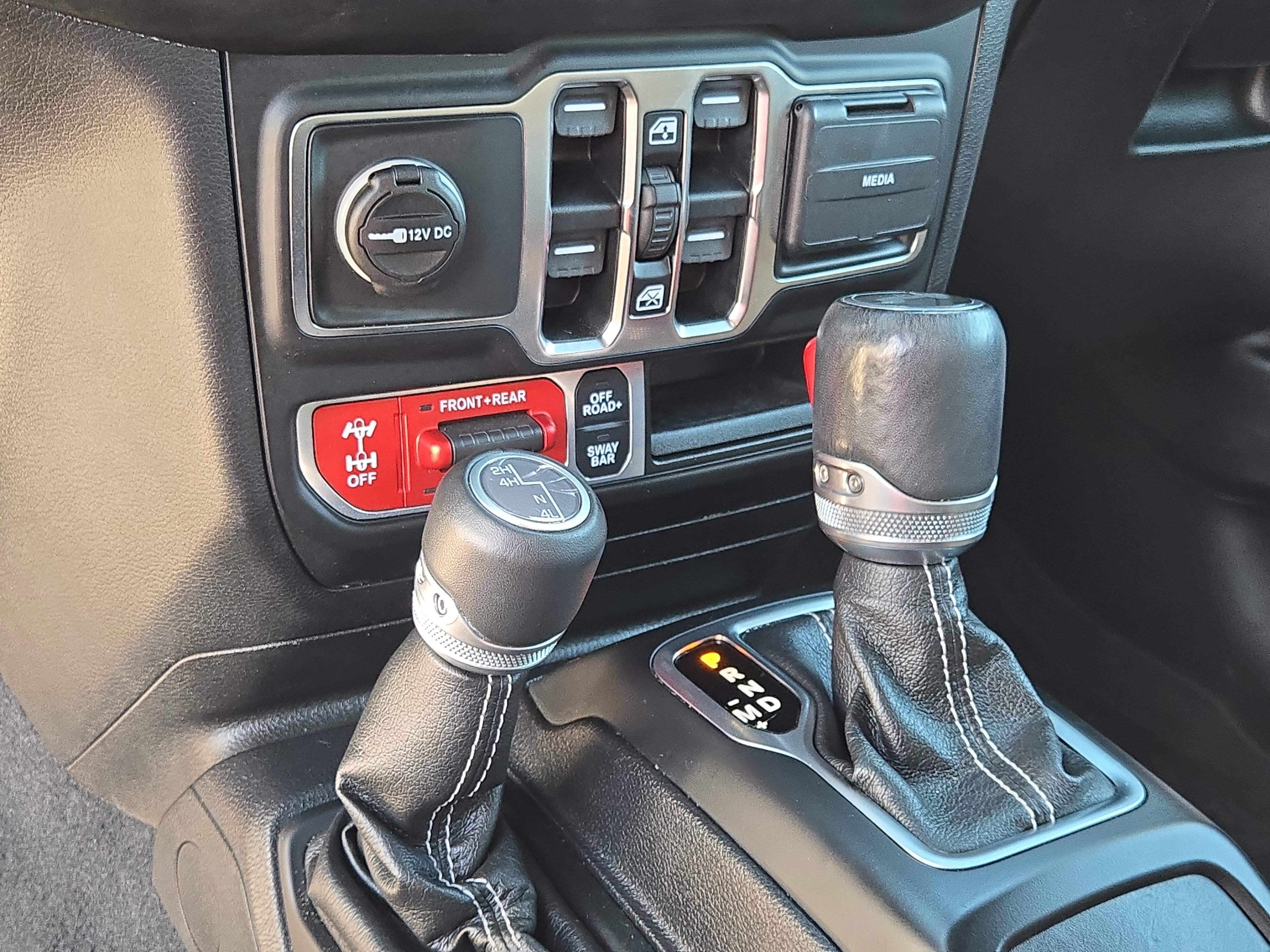 Used 2021 Jeep Wrangler Unlimited Rubicon AWD/4WD image 32