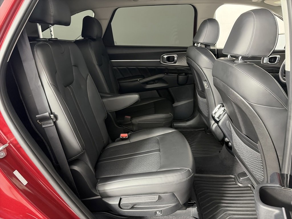 Used 2023 Kia Sorento SX image 29