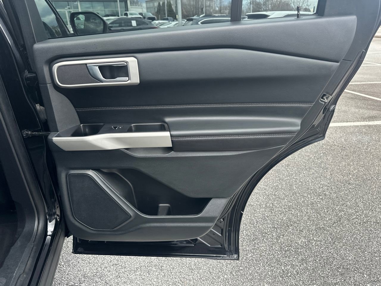 Certified 2022 Ford Explorer XLT w/ Equipment Group 202A image 18