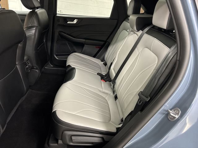 Certified 2025 Ford Escape SE w/ PHEV Premium Package image 24