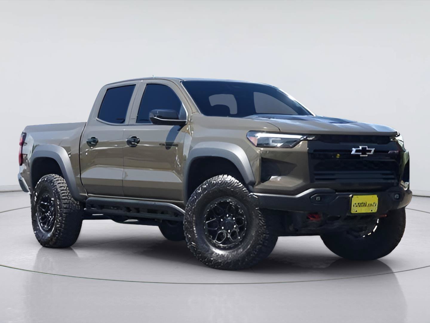 Used 2025 Chevrolet Colorado ZR2 w/ ZR2 Bison Edition AWD/4WD image 2