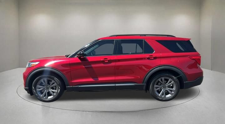 Certified 2023 Ford Explorer XLT w/ Equipment Group 202A RWD image 5