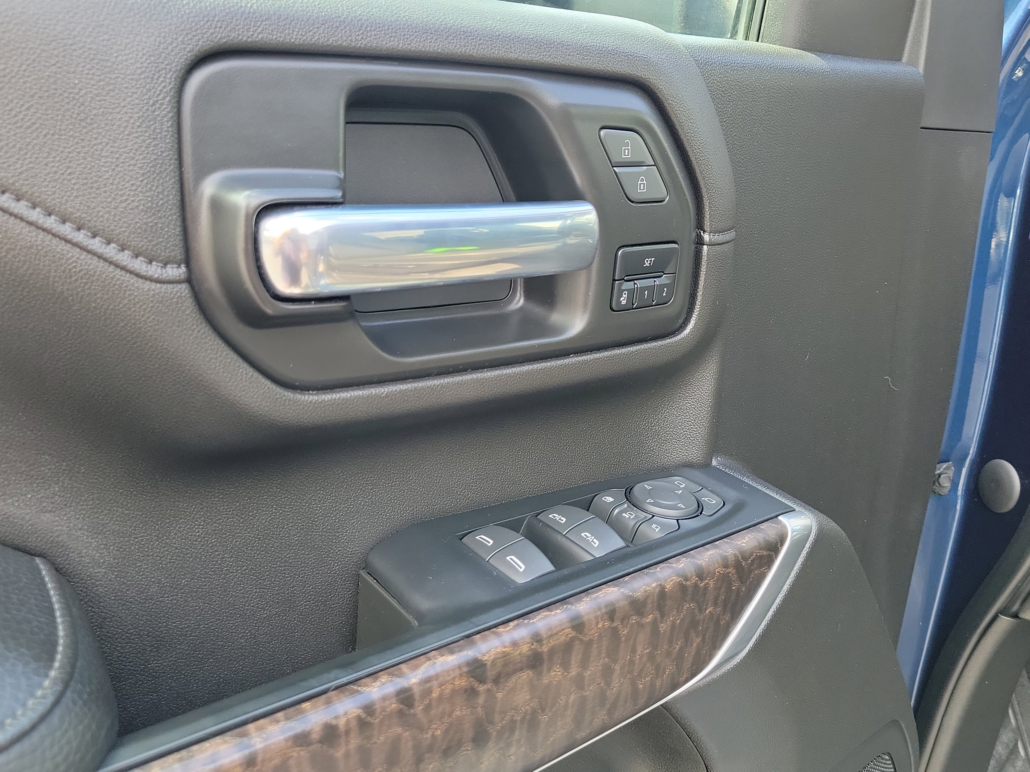 Used 2023 GMC Sierra 2500 Denali w/ Technology Package AWD/4WD image 20