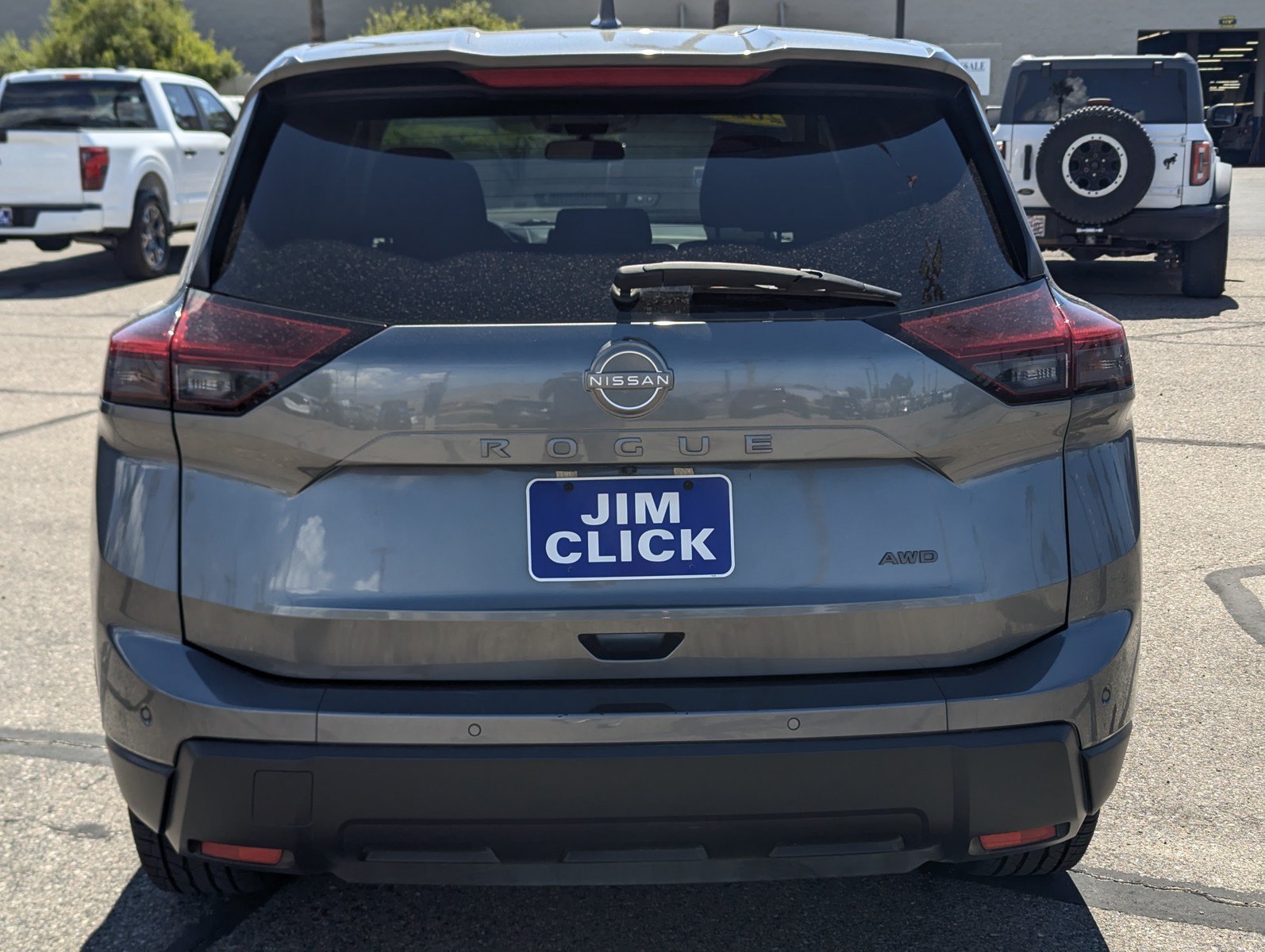 Used 2025 Nissan Rogue SV AWD/4WD image 3
