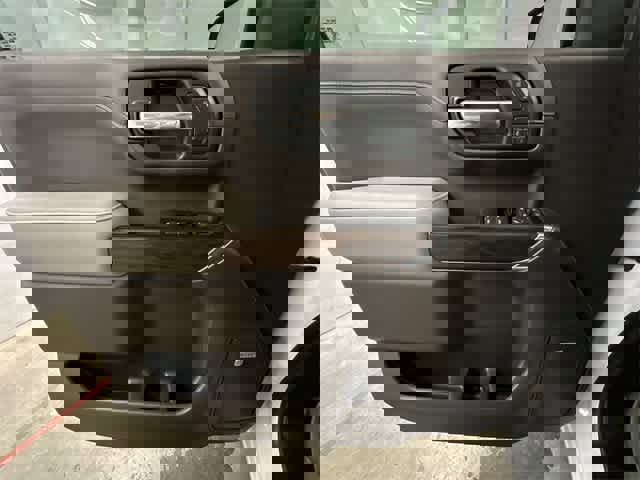 Used 2019 GMC Sierra 1500 SLT w/ SLT Convenience Package image 19