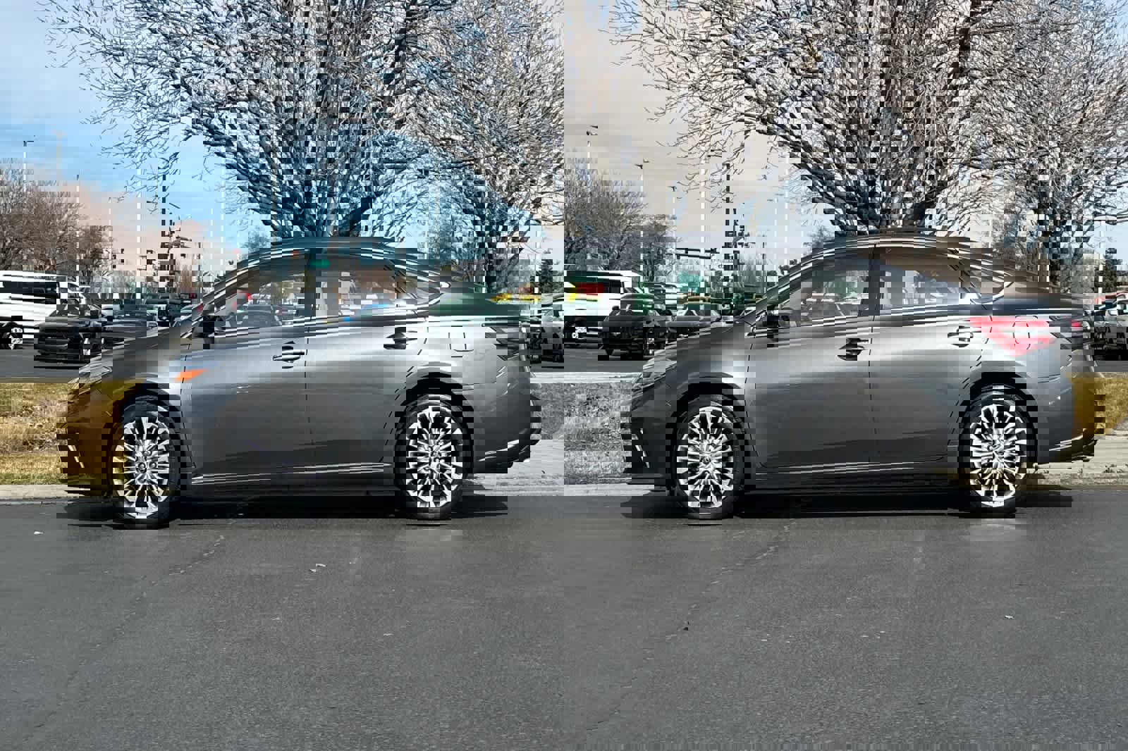 Used 2017 Toyota Avalon Limited w/ All Weather Liner Package image 5