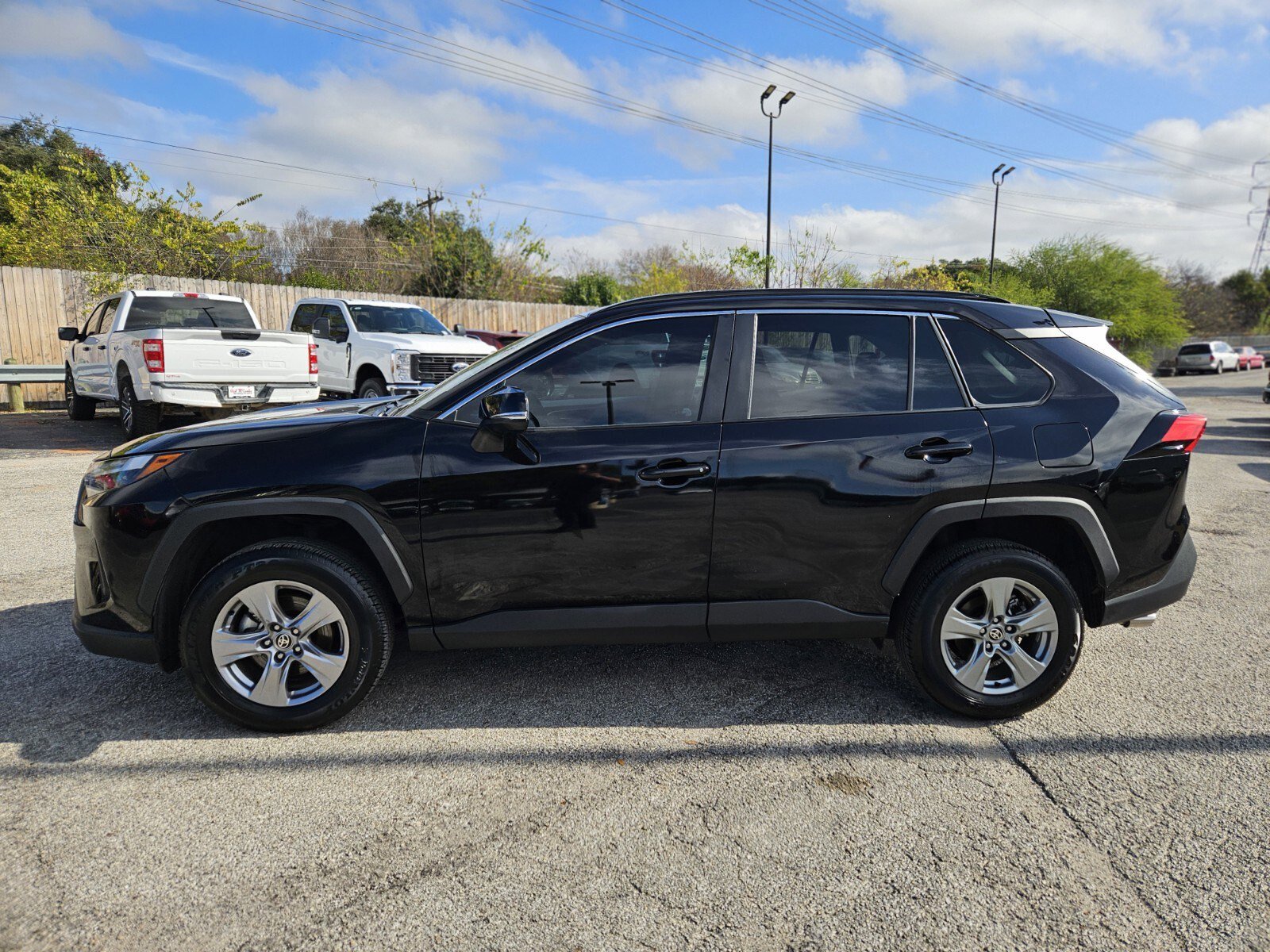 Used 2025 Toyota RAV4 XLE image 7