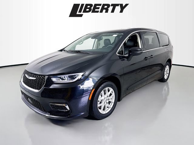 Used 2023 Chrysler Pacifica Touring-L