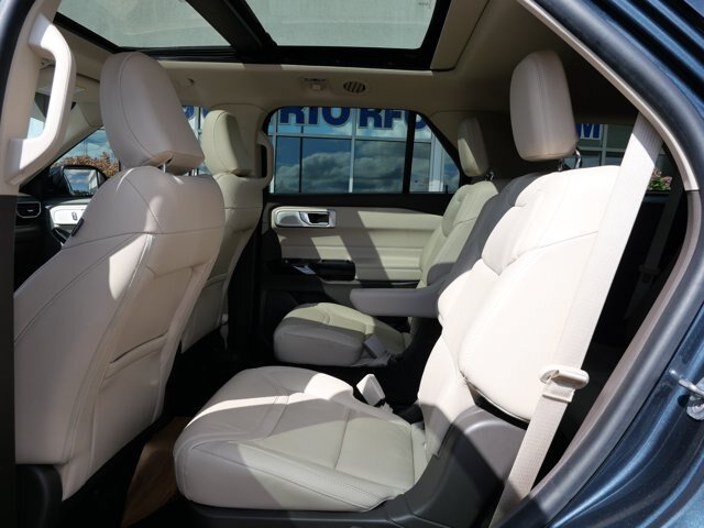 Certified 2022 Ford Explorer Platinum w/ Equipment Group 601A AWD/4WD image 18
