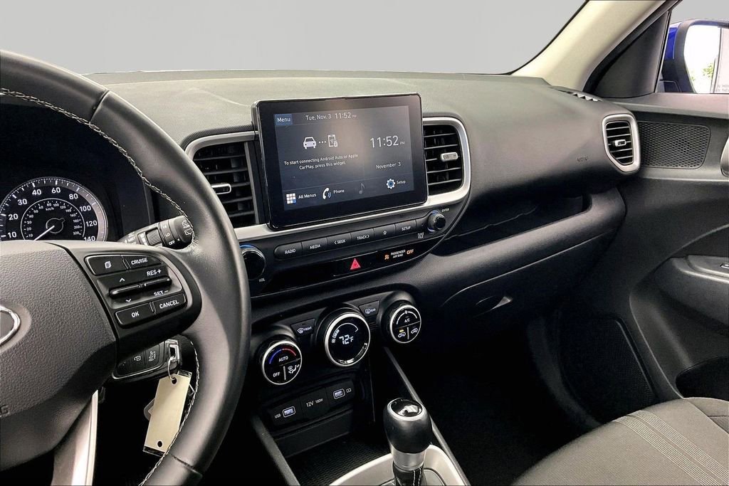 Used 2022 Hyundai Venue SEL FWD image 8