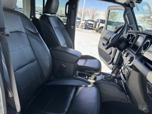 Used 2023 Jeep Wrangler Unlimited Sahara image 34
