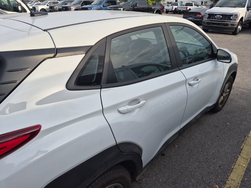 Used 2021 Hyundai Kona SE FWD image 16
