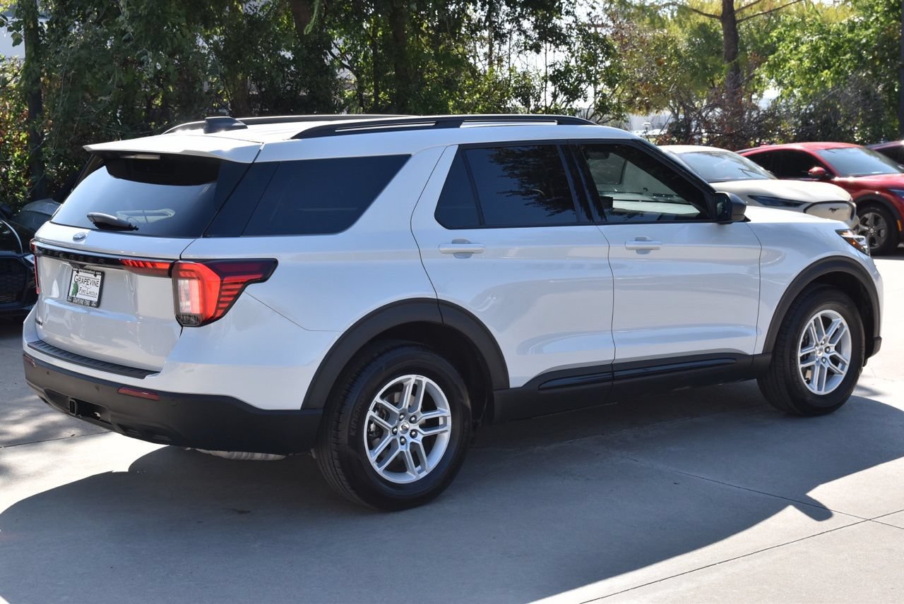 Certified 2026 Ford Explorer Active RWD image 7
