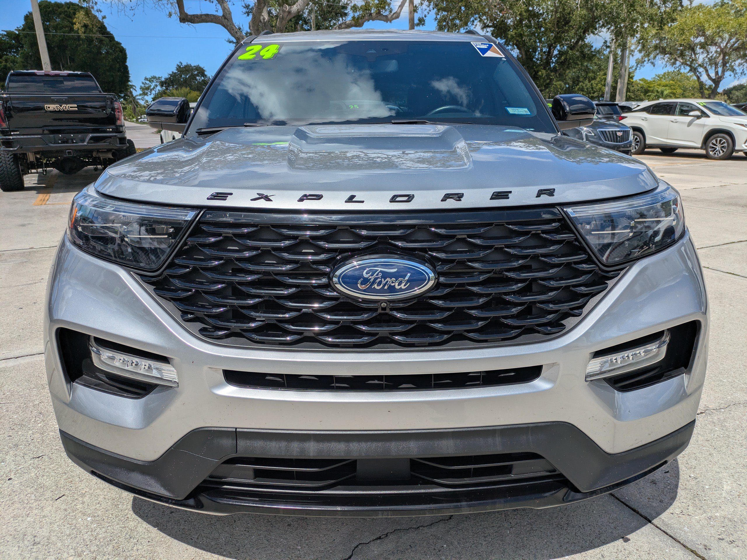 Certified 2024 Ford Explorer ST-Line w/ Class IV Trailer Tow Package RWD image 8