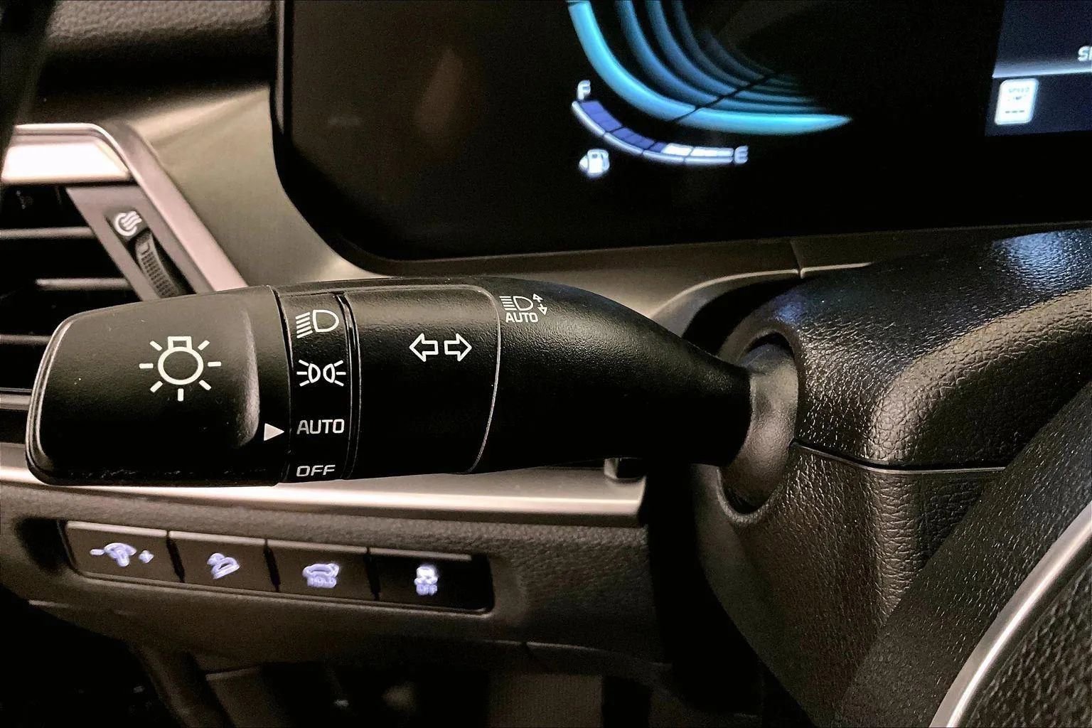 Used 2025 Kia Telluride S image 31