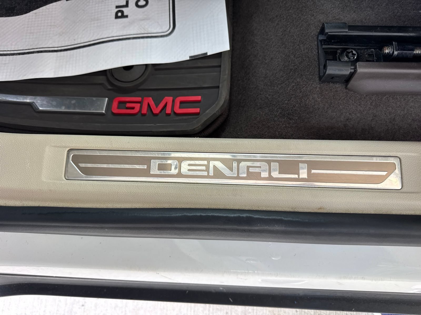Used 2019 GMC Acadia Denali AWD/4WD image 27