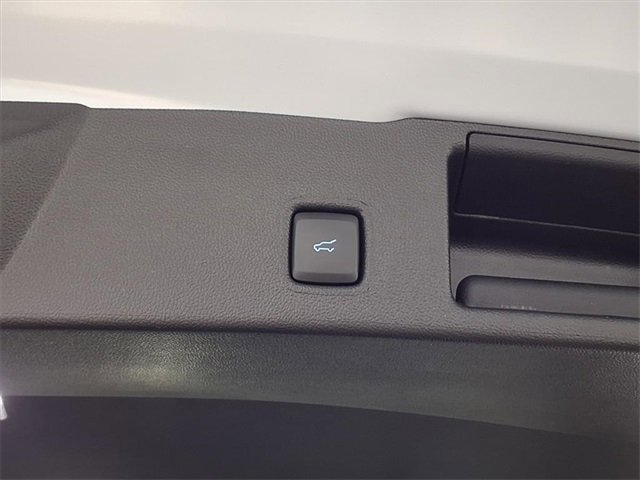 Certified 2025 Ford Escape SE w/ Class II Trailer Tow Package image 28