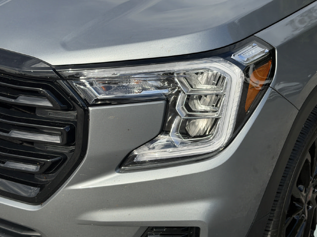 Used 2024 GMC Terrain SLE w/ Driver Convenience Package FWD image 44
