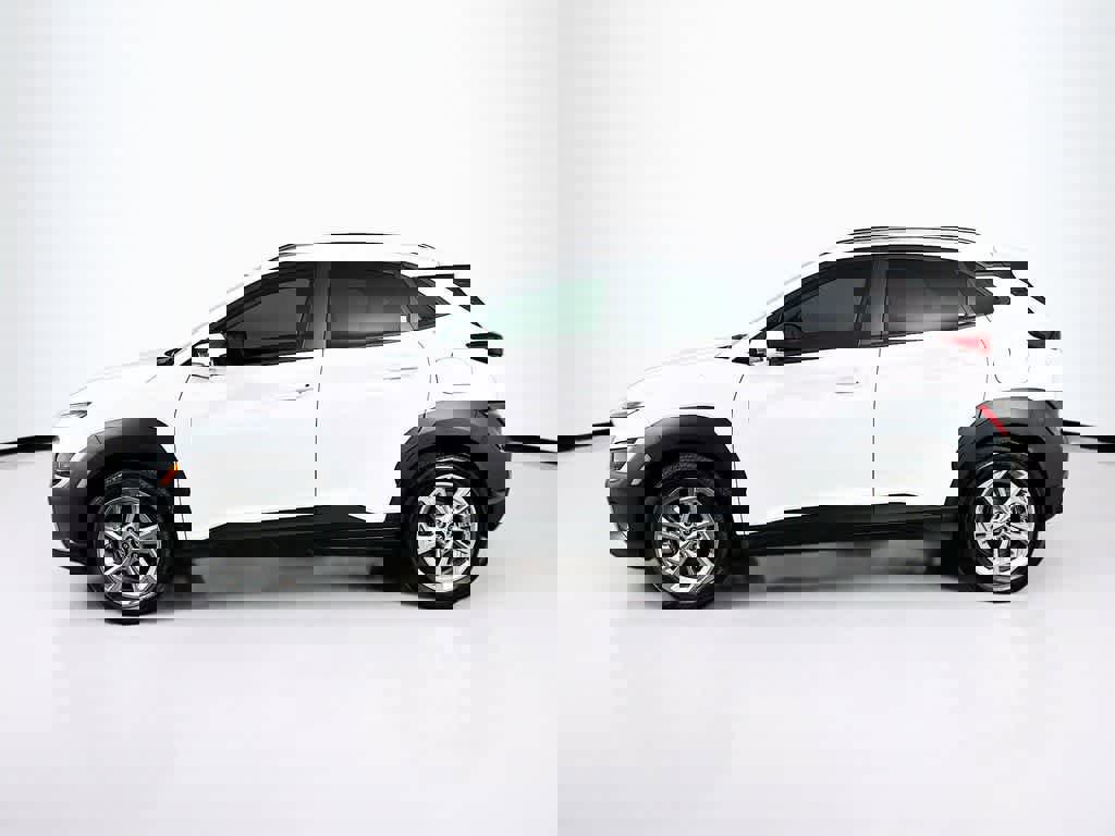 Used 2022 Hyundai Kona SEL w/ Cargo Package image 2