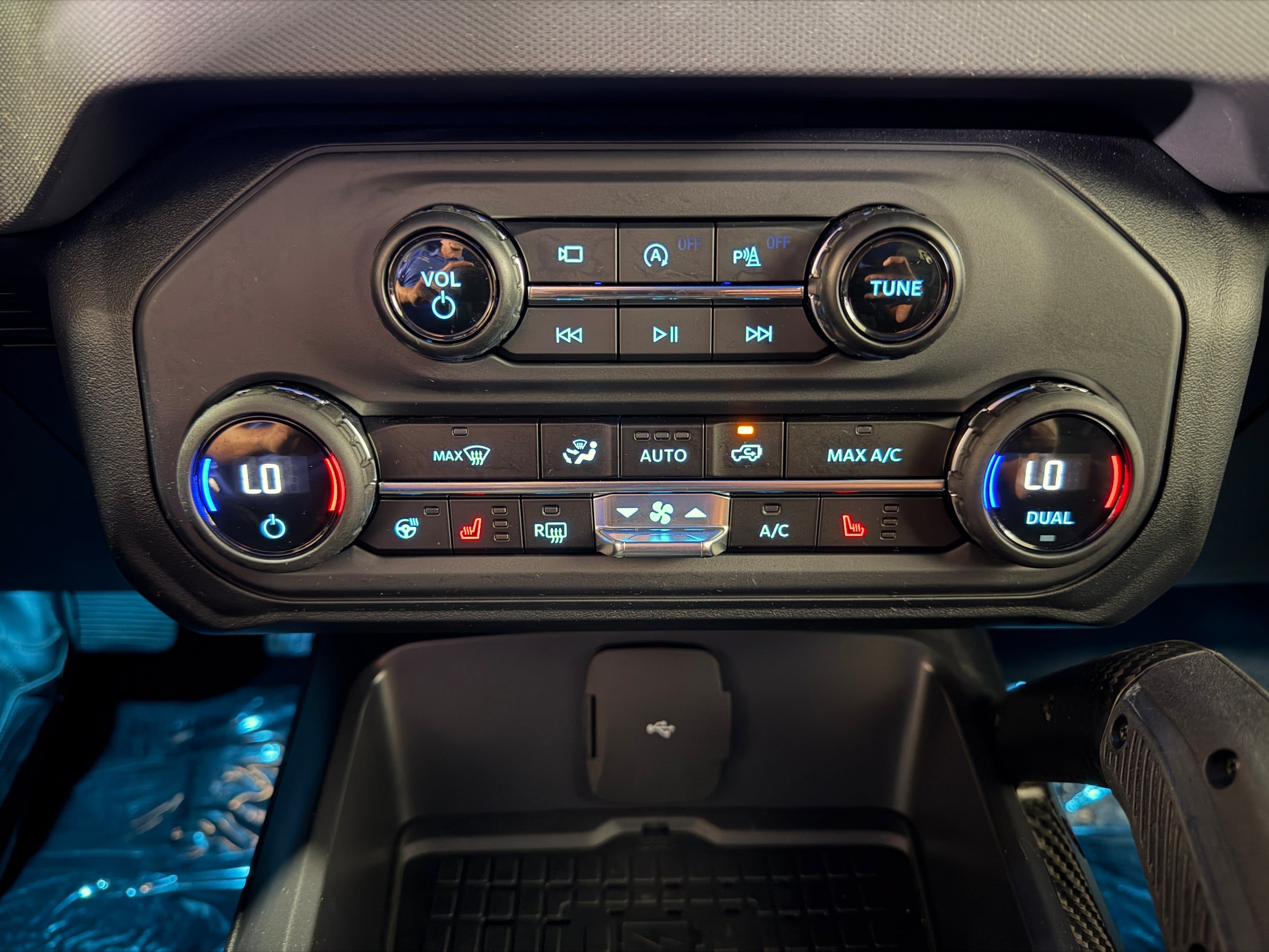 Certified 2024 Ford Bronco Raptor w/ Interior Carbon Fiber Pack 6 AWD/4WD image 26