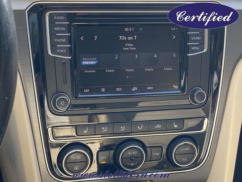 Used 2018 Volkswagen Passat 2.0T R-Line w/ R-Line Lighting Package FWD image 23