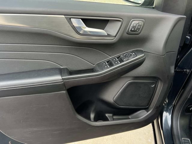 Certified 2022 Ford Escape Titanium w/ Class II Trailer Tow Package image 16