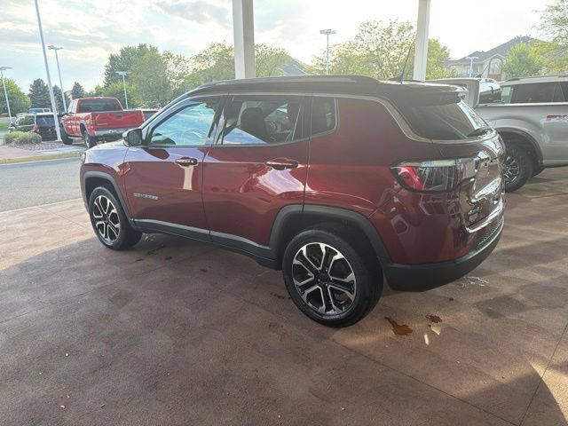 Used 2022 Jeep Compass Limited AWD/4WD image 5