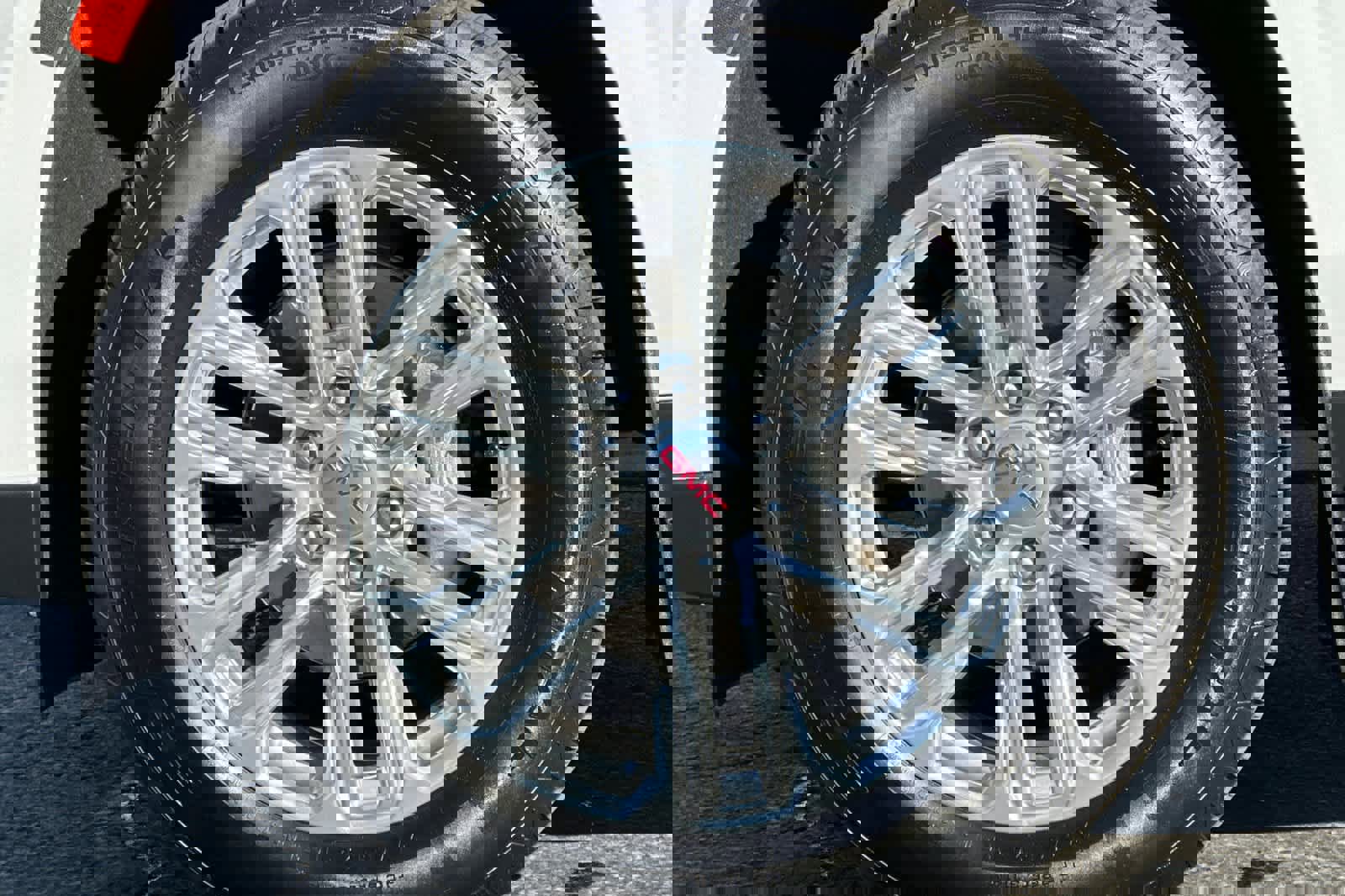 Used 2024 GMC Yukon SLE w/ Max Trailering Package image 28