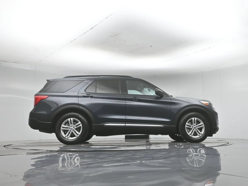 Certified 2023 Ford Explorer XLT RWD image 55