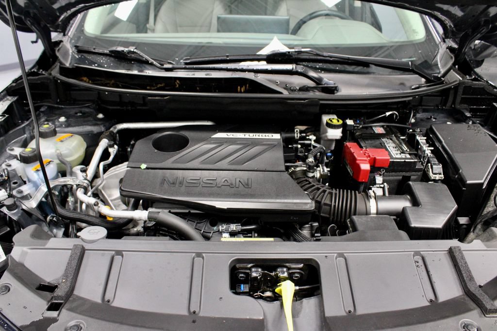 Used 2025 Nissan Rogue SL AWD/4WD image 17