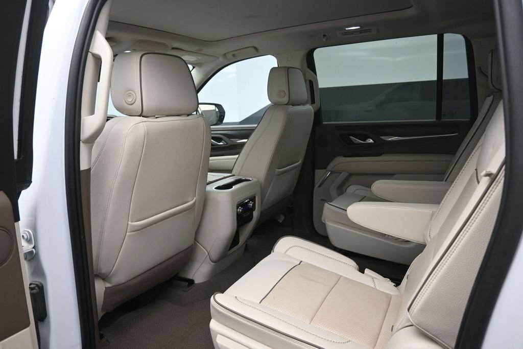 Used 2022 GMC Yukon XL Denali AWD/4WD image 25