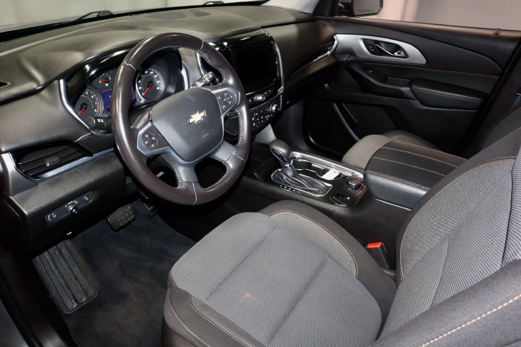 Used 2021 Chevrolet Traverse LT FWD image 25